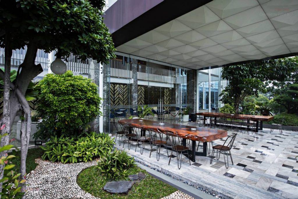 OENA Eatery - Outdoor Area